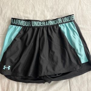 Under Armour short
